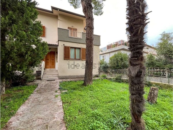 appartamento in vendita a Falconara Marittima in zona Castelferretti