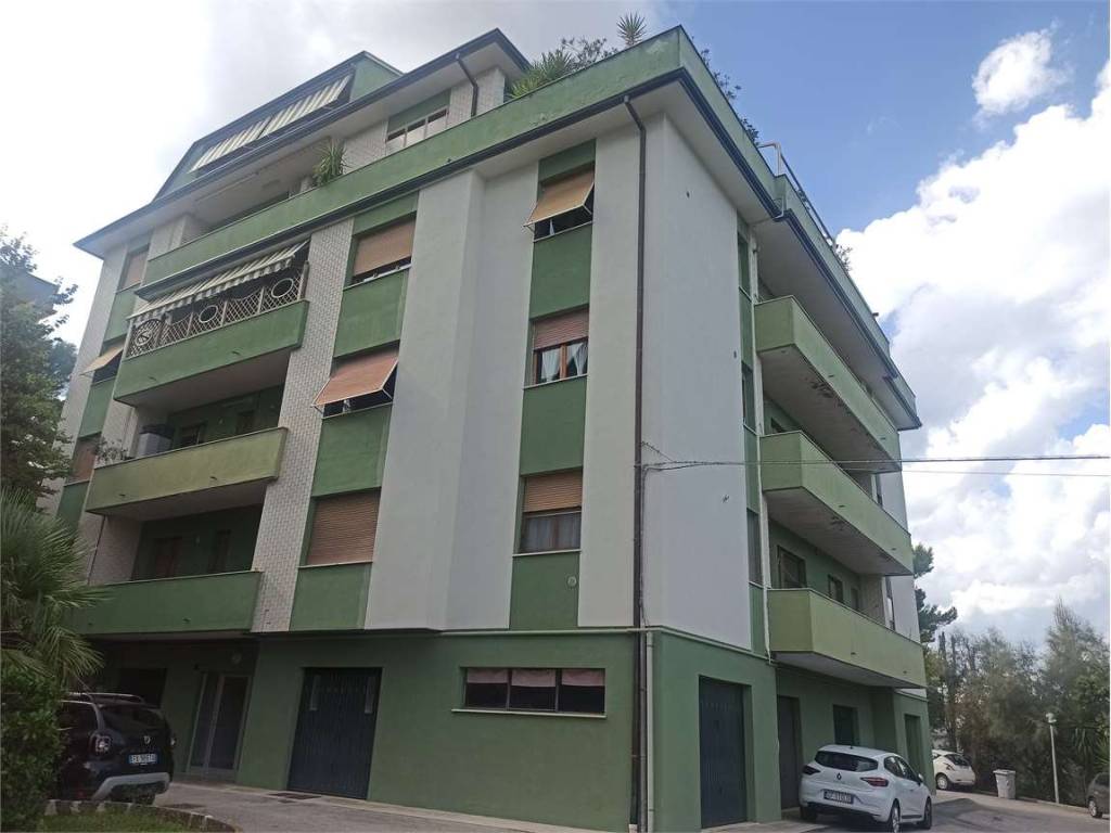 appartamento in vendita a Falconara Marittima