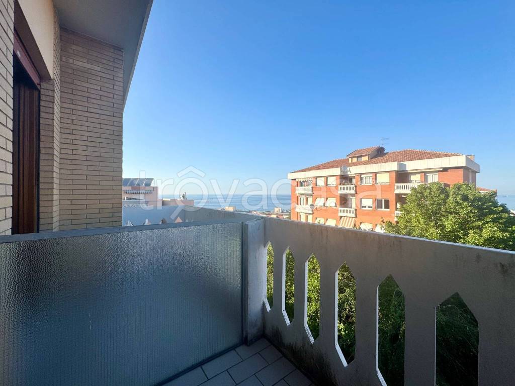appartamento in vendita a Falconara Marittima
