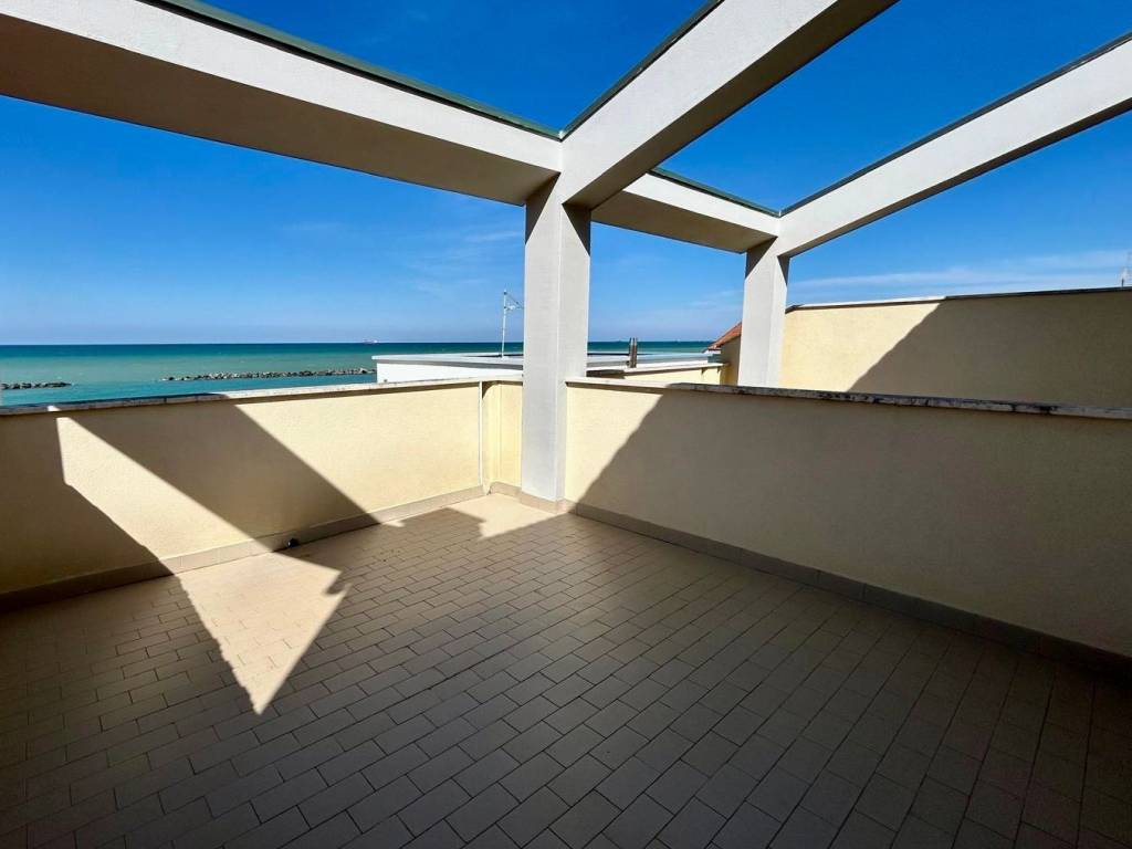 appartamento in vendita a Falconara Marittima