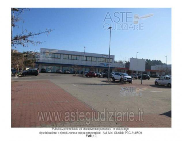 ufficio in vendita a Falconara Marittima