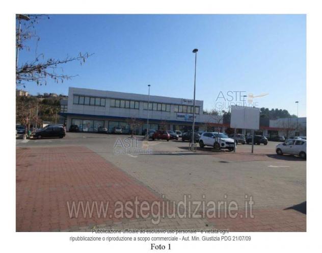 ufficio in vendita a Falconara Marittima