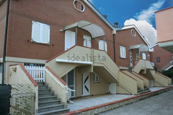 casa indipendente in vendita a Falconara Marittima