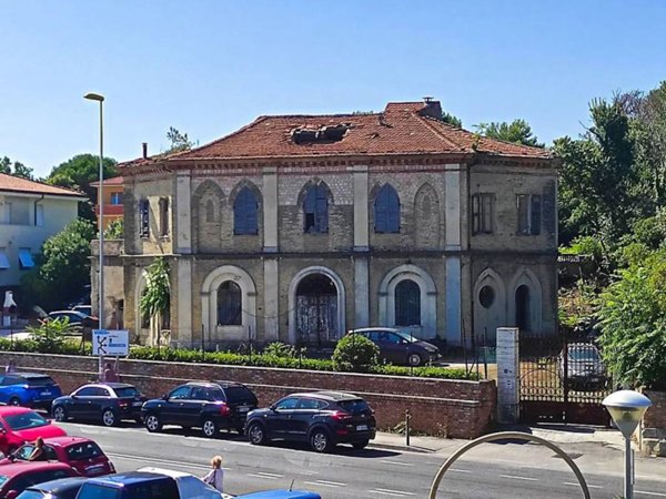 casa indipendente in vendita a Falconara Marittima