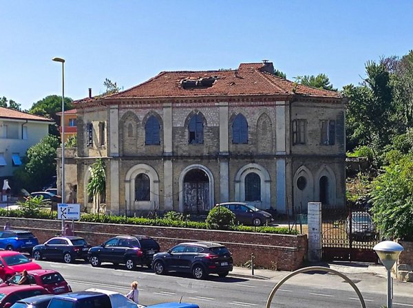 casa indipendente in vendita a Falconara Marittima