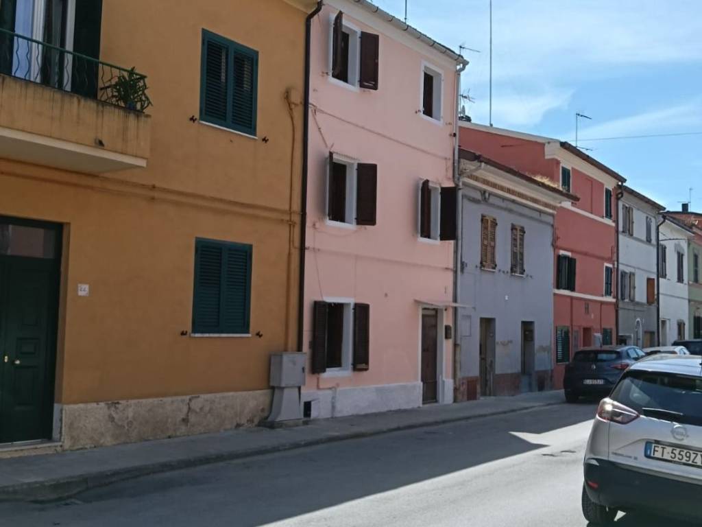 casa indipendente in vendita a Falconara Marittima in zona Castelferretti