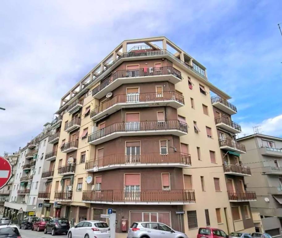 appartamento in vendita a Falconara Marittima