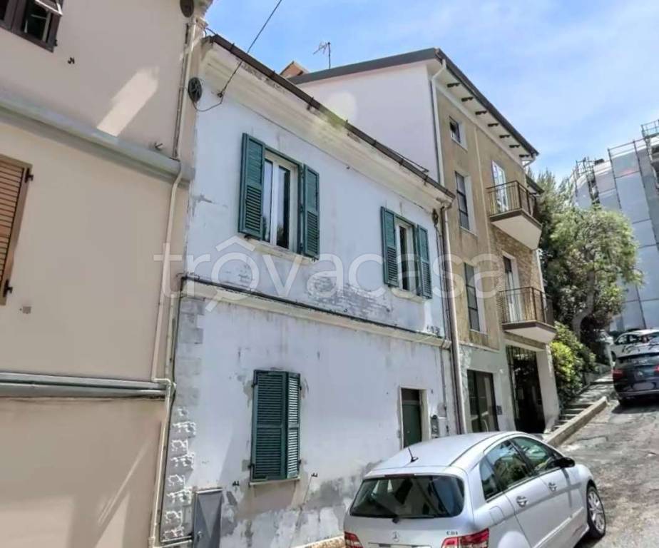 appartamento in vendita a Falconara Marittima