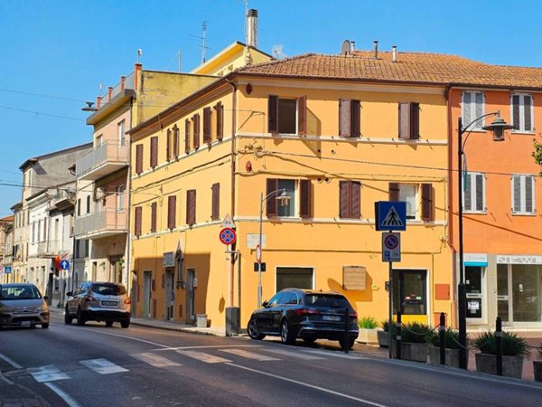 appartamento in vendita a Falconara Marittima in zona Castelferretti