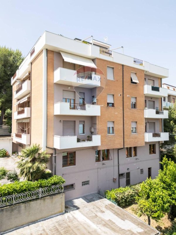appartamento in vendita a Falconara Marittima