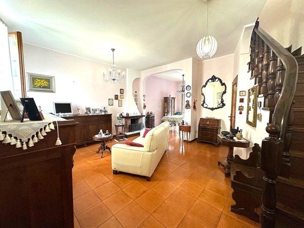 casa indipendente in vendita a Falconara Marittima