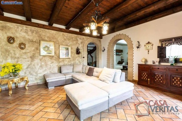 casa indipendente in vendita a Falconara Marittima