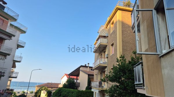appartamento in vendita a Falconara Marittima in zona Palombina Vecchia