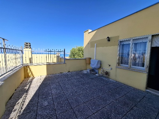 appartamento in vendita a Falconara Marittima in zona Palombina Vecchia