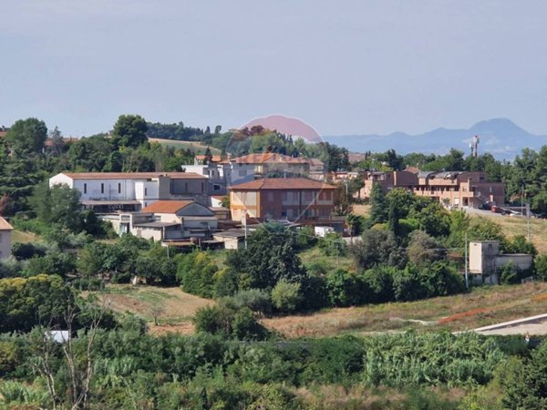 capannone in vendita a Falconara Marittima