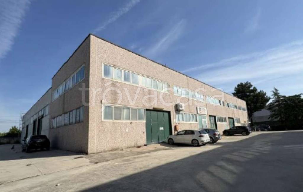 locale commerciale in vendita a Falconara Marittima