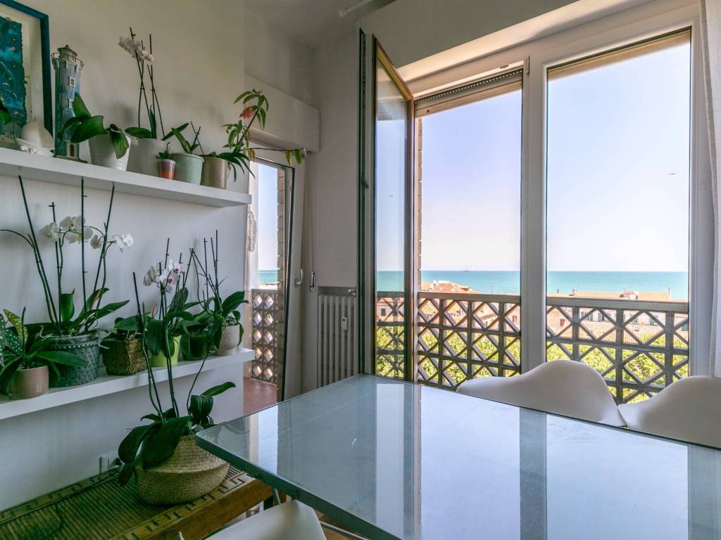 appartamento in vendita a Falconara Marittima