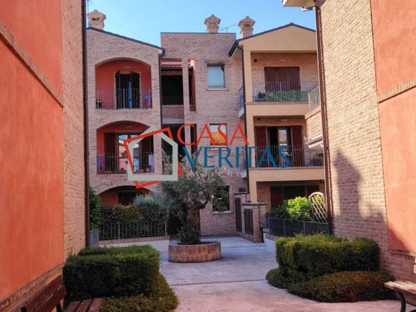 appartamento in vendita a Falconara Marittima in zona Castelferretti