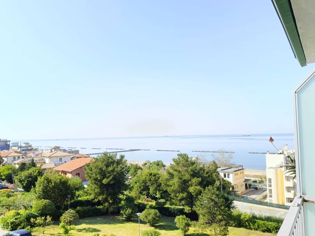 appartamento in vendita a Falconara Marittima