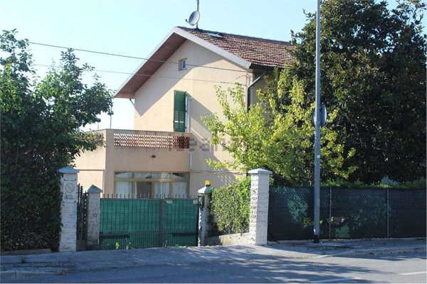 casa indipendente in vendita a Falconara Marittima