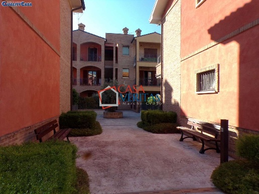 appartamento in vendita a Falconara Marittima in zona Castelferretti