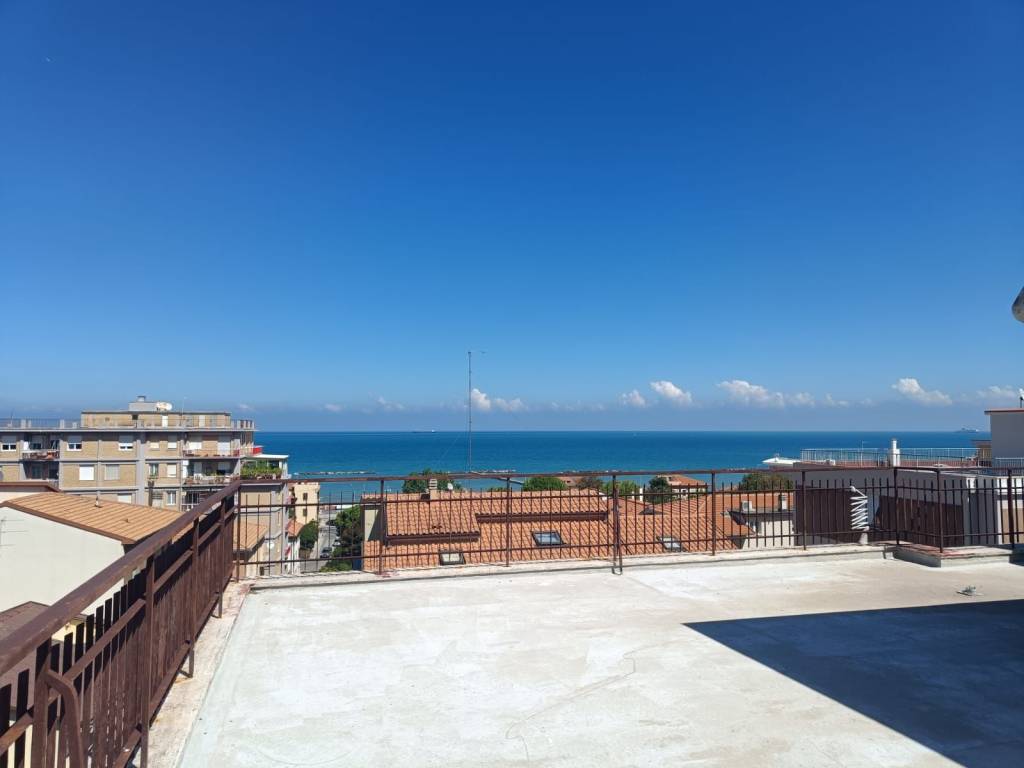 appartamento in vendita a Falconara Marittima
