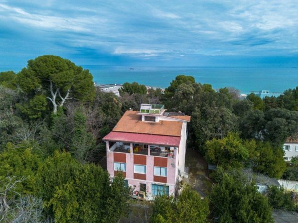casa indipendente in vendita a Falconara Marittima
