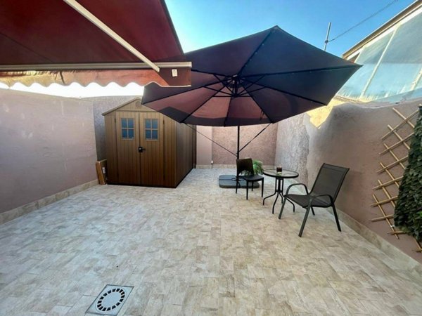 casa indipendente in vendita a Falconara Marittima in zona Castelferretti