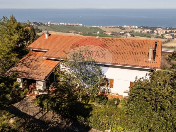 casa indipendente in vendita a Falconara Marittima