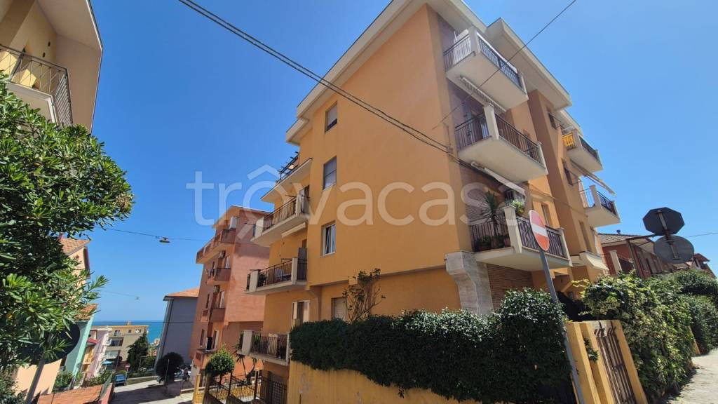 appartamento in vendita a Falconara Marittima