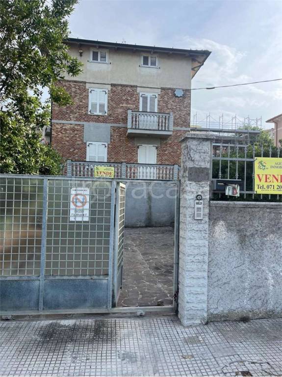 casa indipendente in vendita a Falconara Marittima