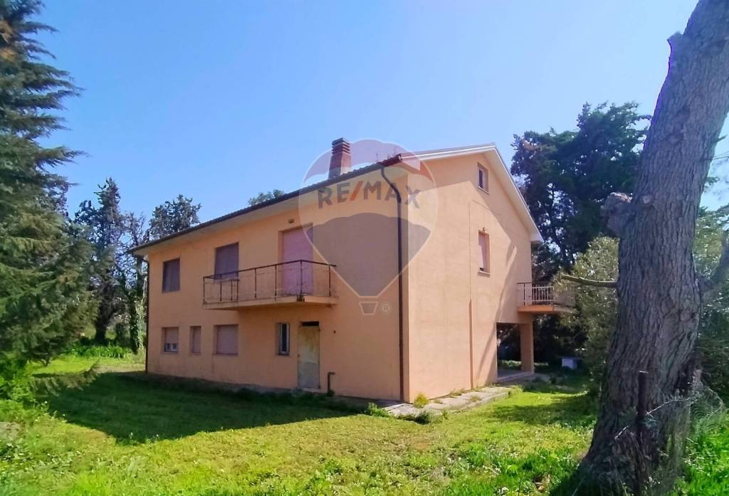 casa indipendente in vendita a Falconara Marittima
