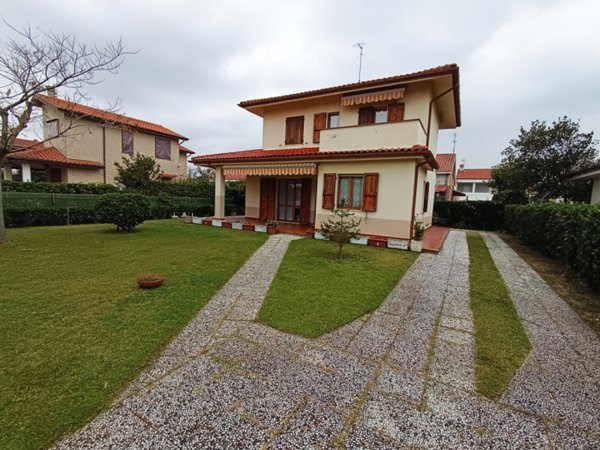 casa indipendente in vendita a Falconara Marittima