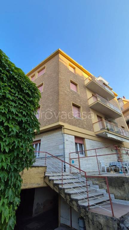 appartamento in vendita a Falconara Marittima in zona Palombina Vecchia