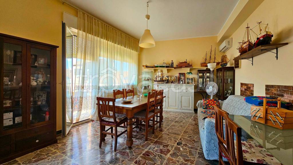 appartamento in vendita a Falconara Marittima in zona Castelferretti