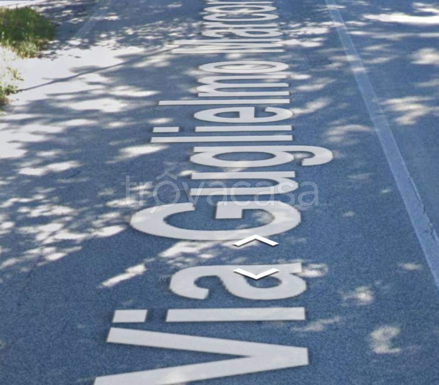 locale commerciale in vendita a Falconara Marittima