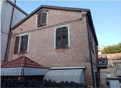 appartamento in vendita a Falconara Marittima