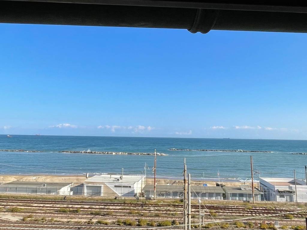 appartamento in vendita a Falconara Marittima