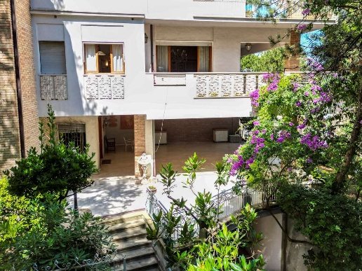 casa indipendente in vendita a Falconara Marittima