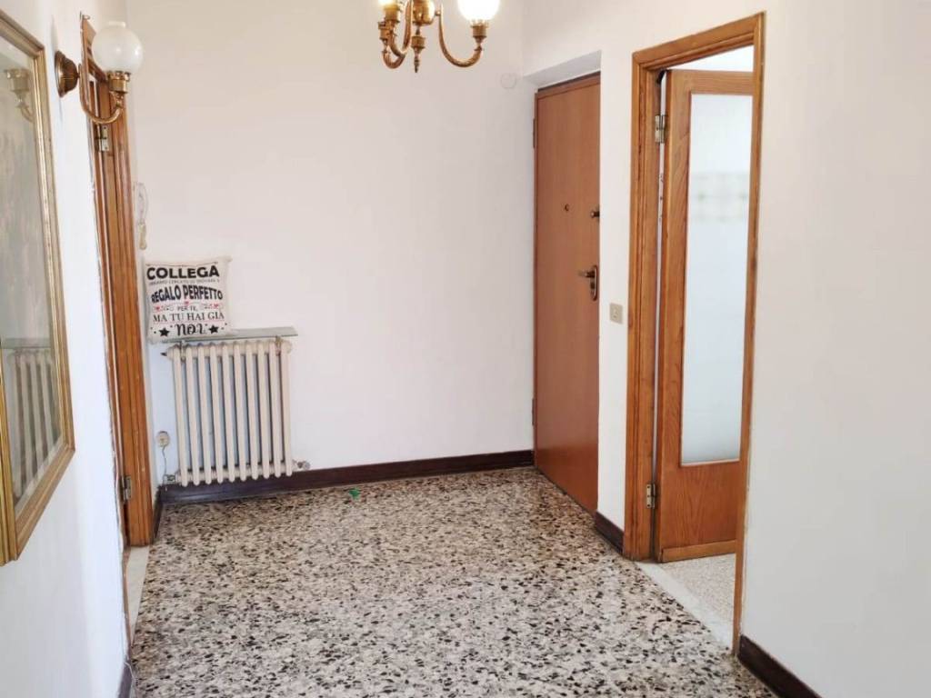 appartamento in vendita a Falconara Marittima