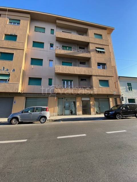 negozio in vendita a Falconara Marittima