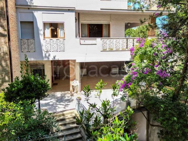 casa indipendente in vendita a Falconara Marittima