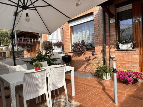 casa indipendente in vendita a Falconara Marittima in zona Castelferretti