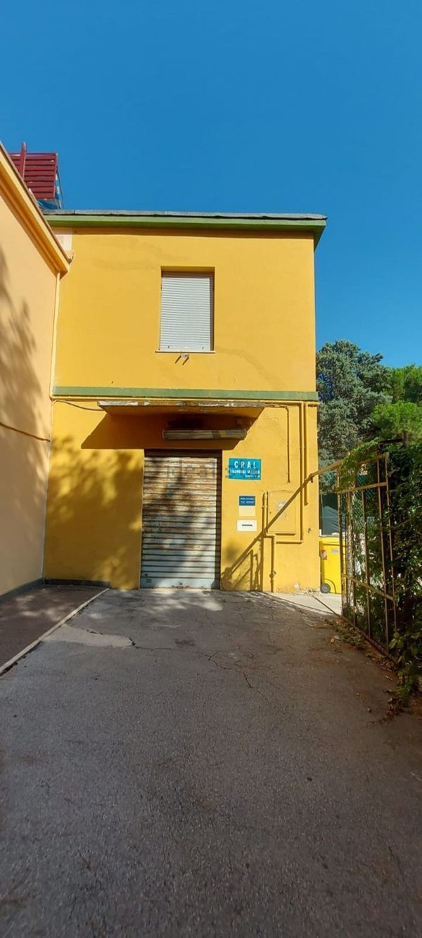 capannone in vendita a Falconara Marittima