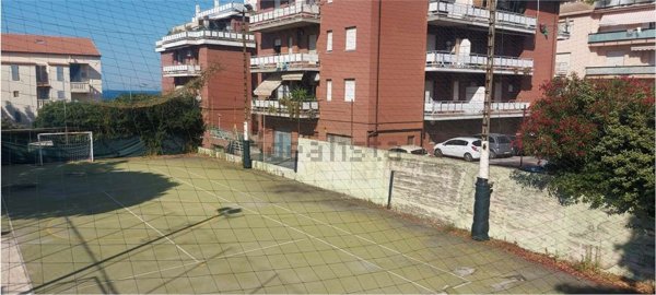 capannone in vendita a Falconara Marittima in zona Palombina Vecchia