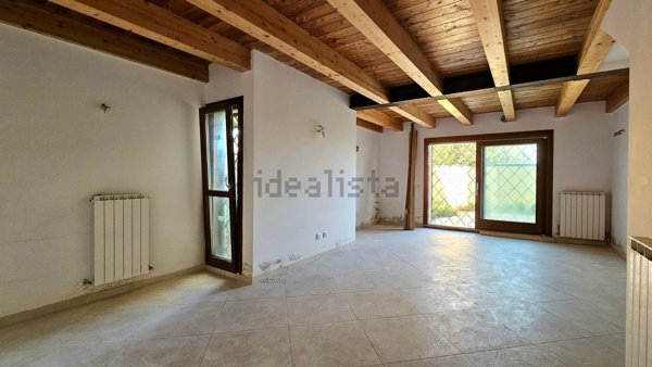 appartamento in vendita a Falconara Marittima in zona Castelferretti