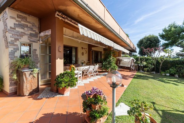 casa indipendente in vendita a Falconara Marittima