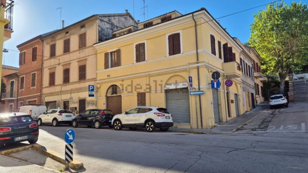 appartamento in vendita a Falconara Marittima