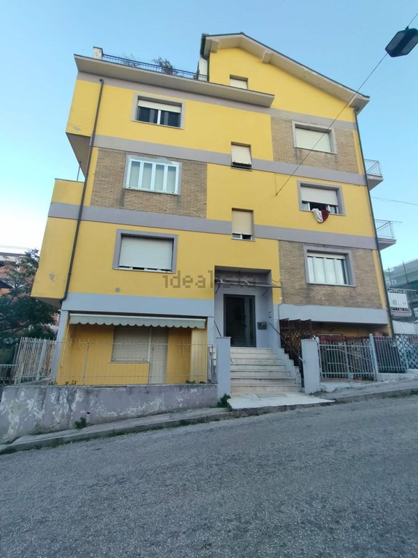 appartamento in vendita a Falconara Marittima