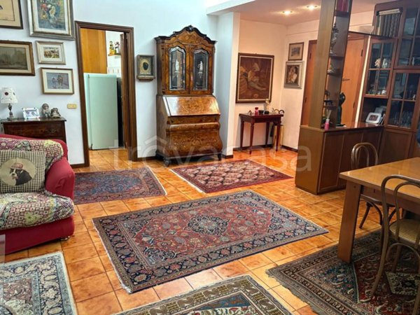 appartamento in vendita a Falconara Marittima in zona Palombina Vecchia